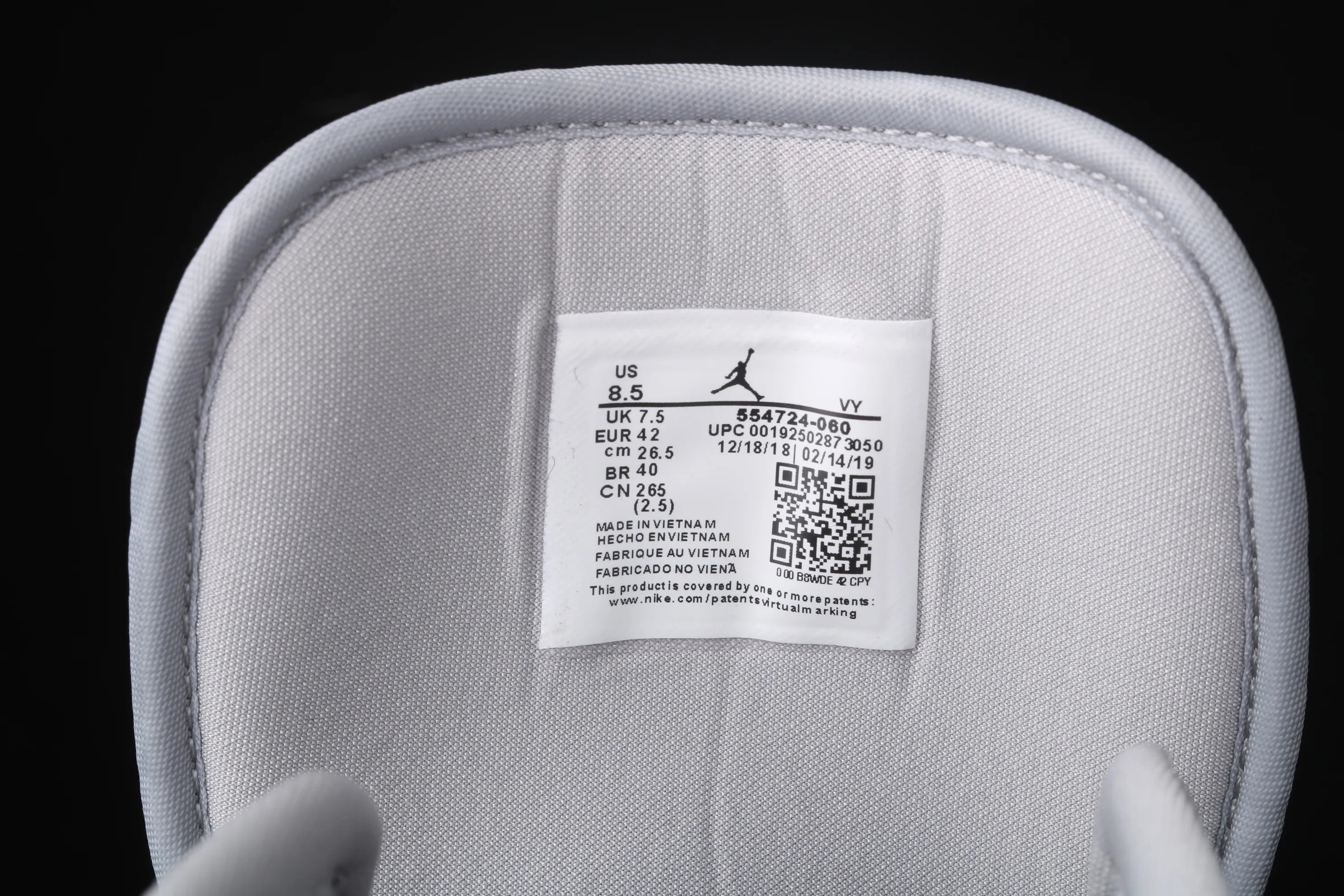 All categories Air Jordan Jordan series basketball shoes Air Jordan 1 Mid Air Jordan 1 Mid AJ1 Joe 1 Zhongbang black cement color 554724-060